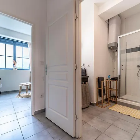 Cosy Lille I - - Hypercentre - Parking Securise - Wifi - Netflix - Cuisine アパート トゥールコワン