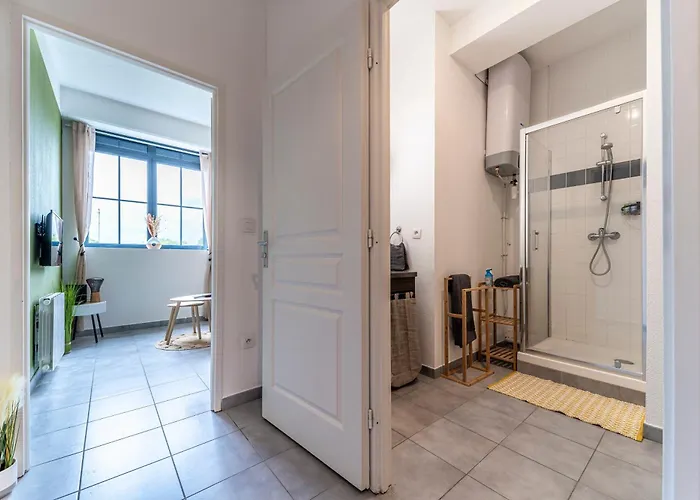 Le Savane - Hypercentre - Parking - Metro - Wifi - Netflix Apartment Tourcoing