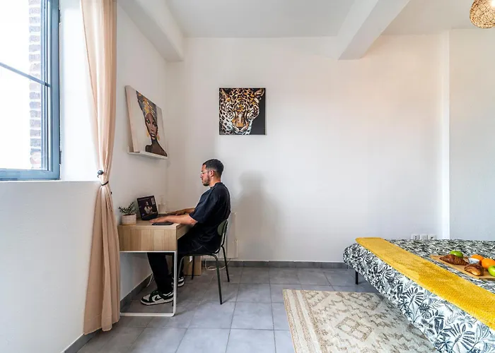 Le Savane - Hypercentre - Parking - Metro - Wifi - Netflix Apartment *